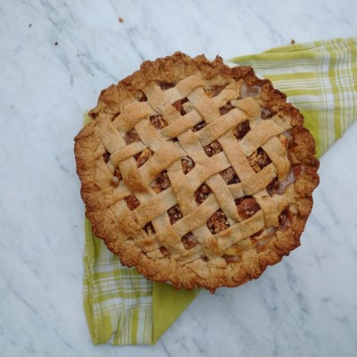 Sour cream apple pie